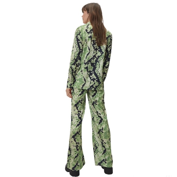 NWT $120 2-Piece Nasty Gal Satin Tie Dye Tunic Shirt w/Matching High-Rise Pant 0 - Picture 3 of 8